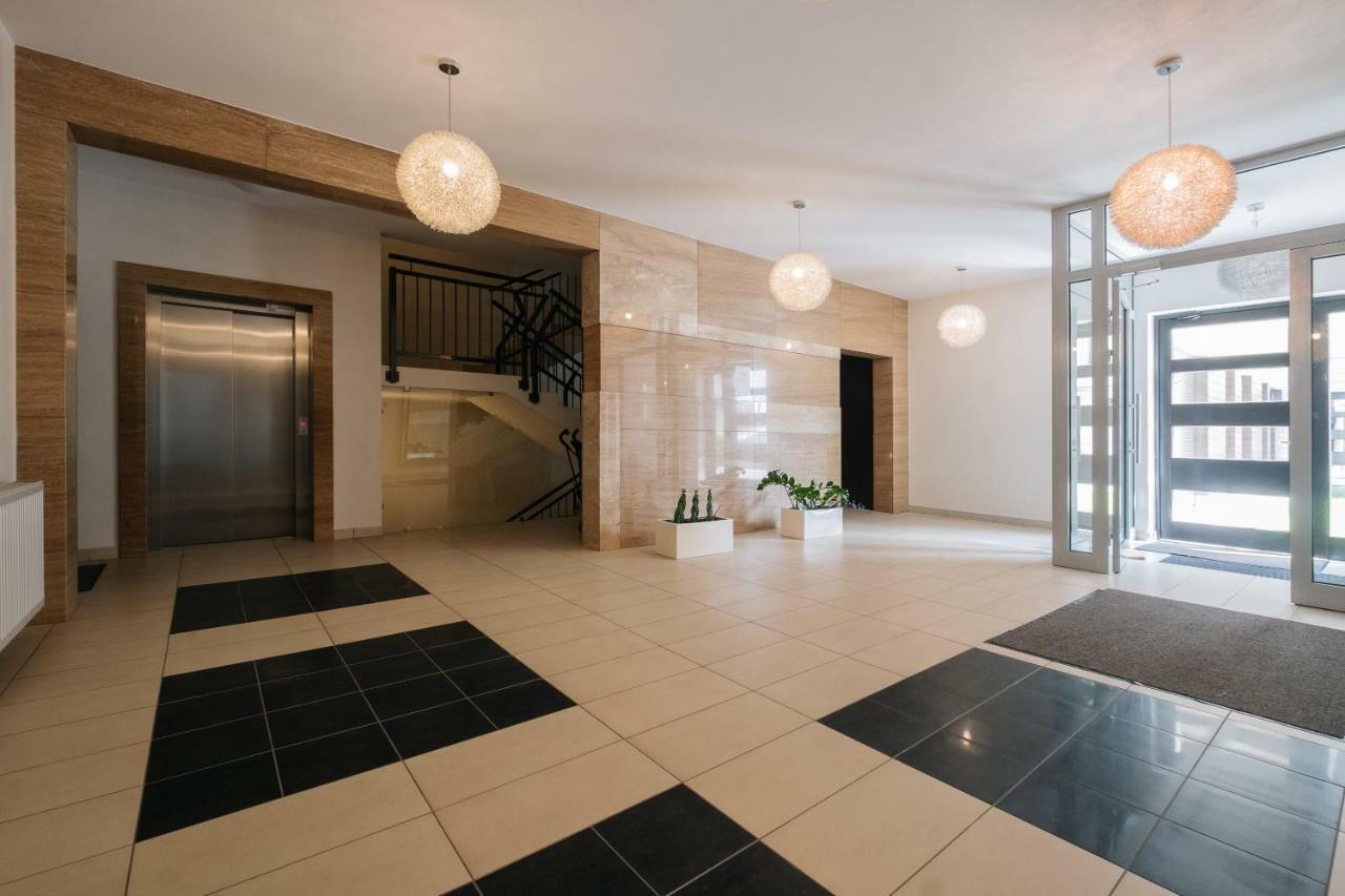Modern Apartment Across The Ponds Warsaw Luaran gambar